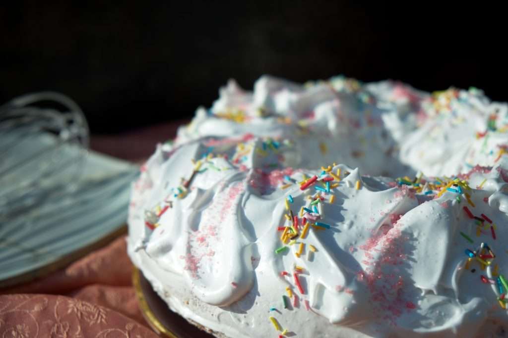 ciaramicola Italian sponge cake with meringue