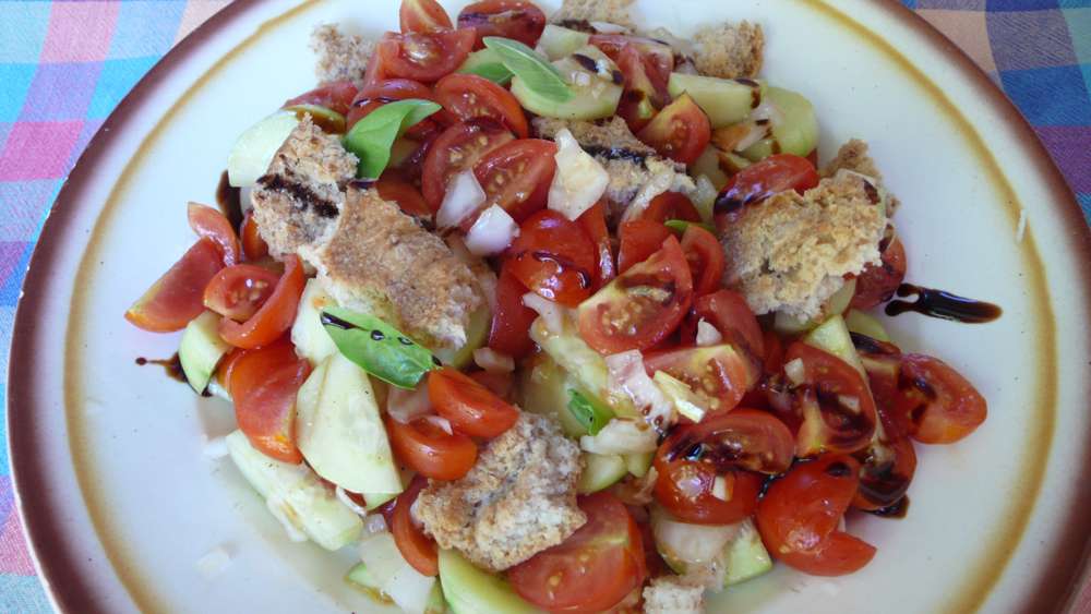 summer in a dish, teh real Umbrian panzanella